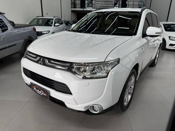 MITSUBISHI OUTLANDER 3.0 GT 4X4 V6 24V GASOLINA 4P AUTOMÁTICO